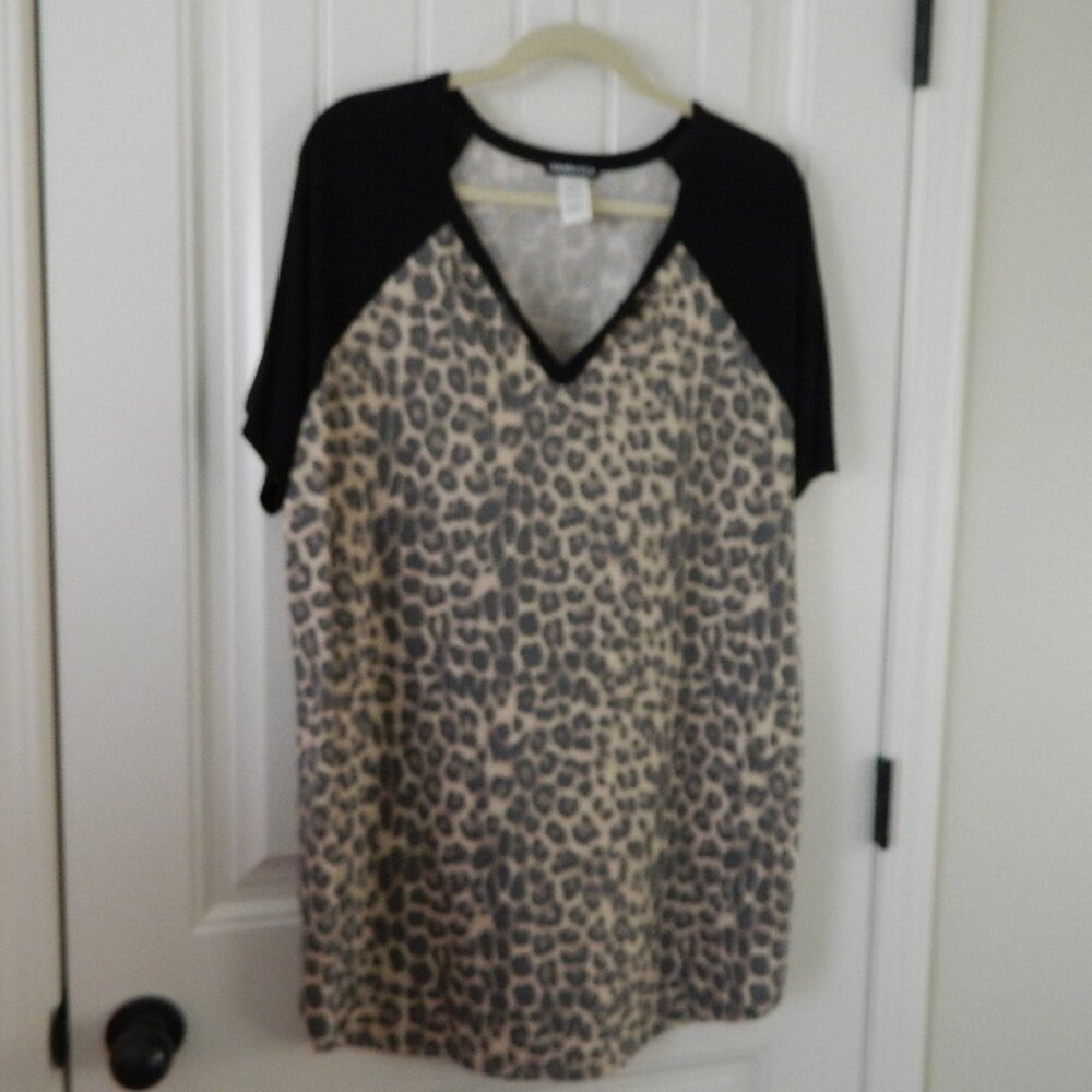 Heimish USA Leopard Print Black Short Sleeve Tunic